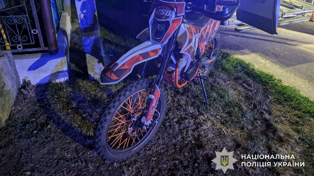 Tragikus baleset Koncházán: fiatalkorú motoros és gyalogos vesztette életét