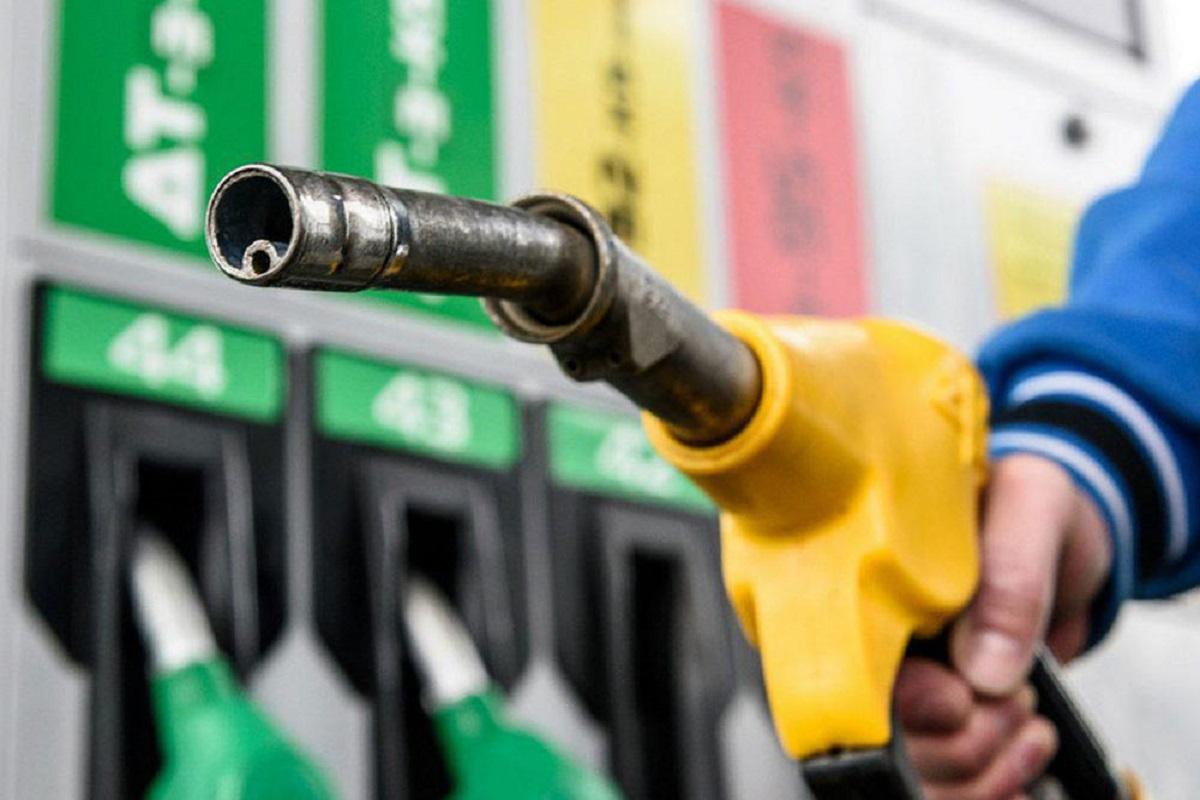Átlépheti a 100 hrivnyát az üzemanyag ára Ukrajnában a következő napokban