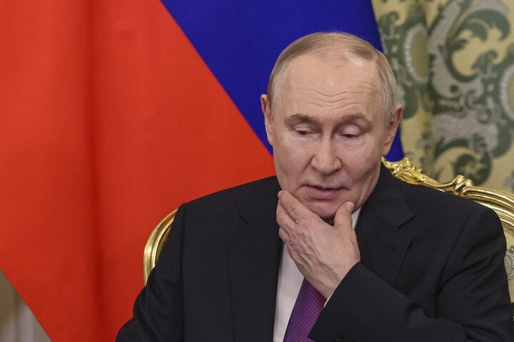 Vlagyimir Putyin népszerűsége folyamatosan csökken, nincs vége a zuhanásnak