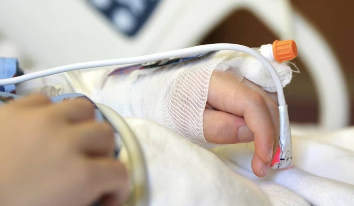 Tizenkét éves gyermeket súlyos égési sérülések értek pirotechnikai eszköz miatt a Rahói járásban