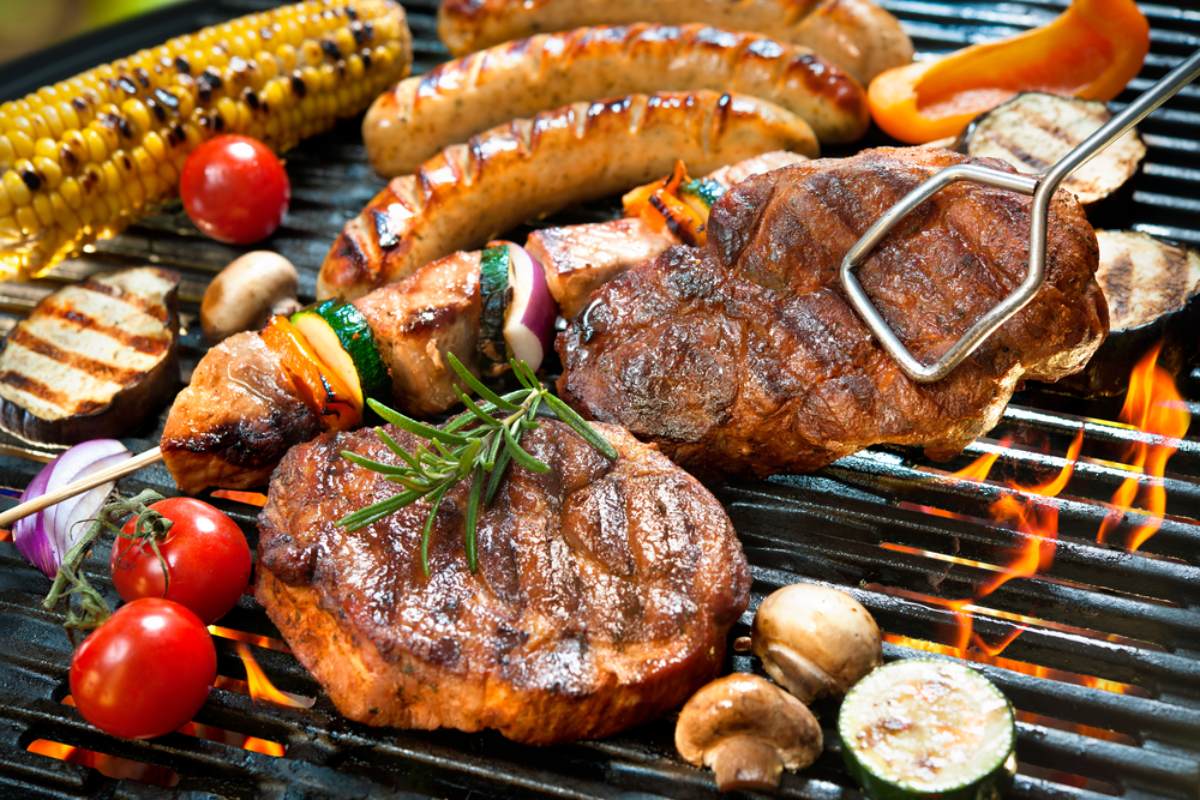 Hogyan tartható frissen és biztonságosan a grillhús a nyári szezonban?