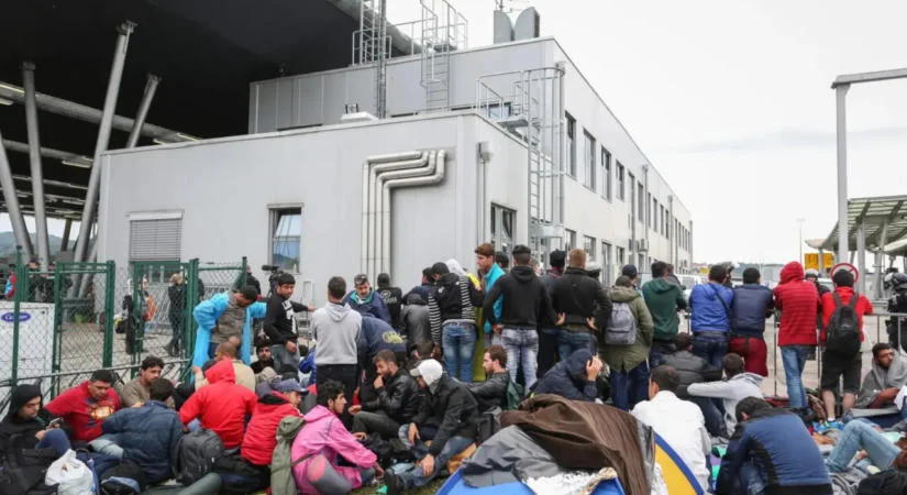 Montenegró határozottan elveti az EU migránsközpontjainak telepítését területén